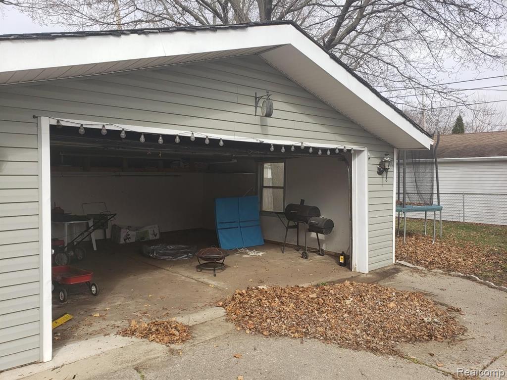 536 South Henry Ruff Road Westland, MI 48186 - Photo 16 of 16