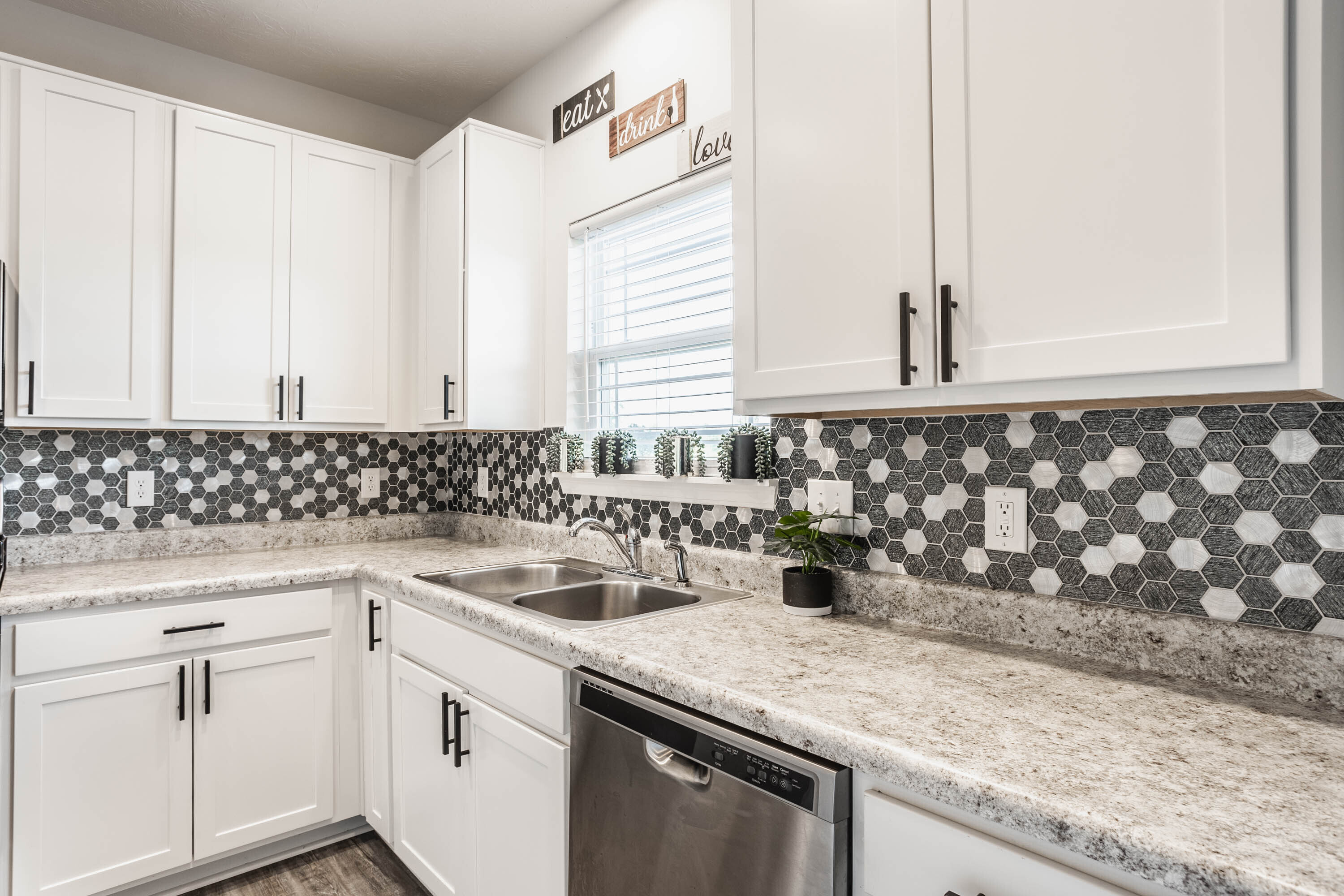 2810 Pointe Club Road Indianapolis, IN 46229 - Photo 8 of 27