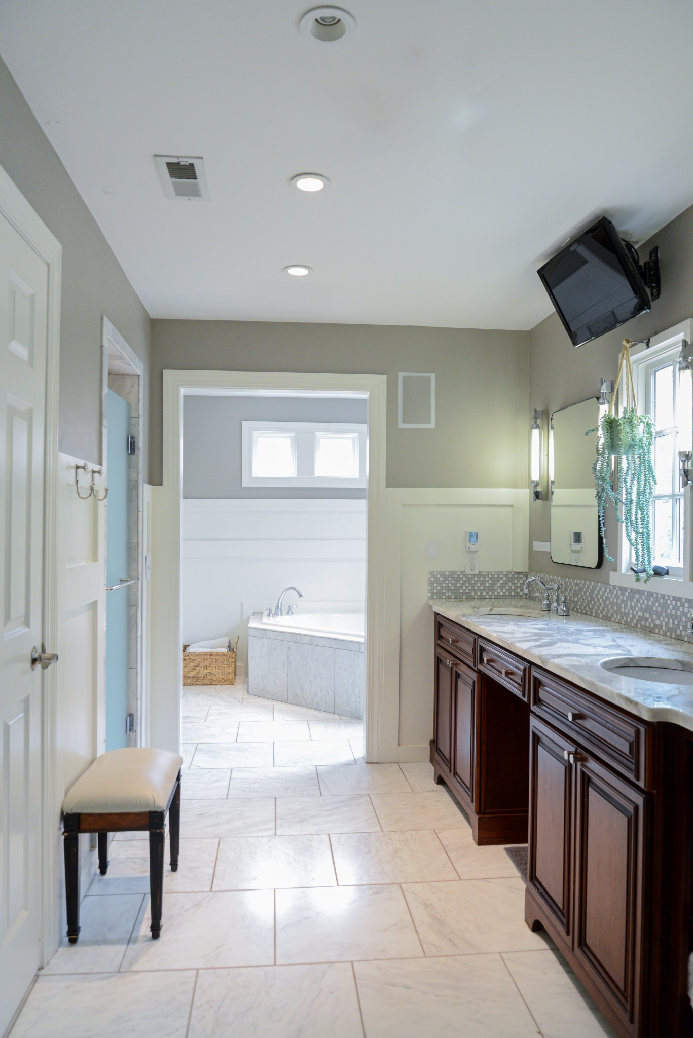 2905 Snowden Road Nashville, TN 37204 - Photo 29 of 40 a kitchen with a stove a sink and a refrigerator