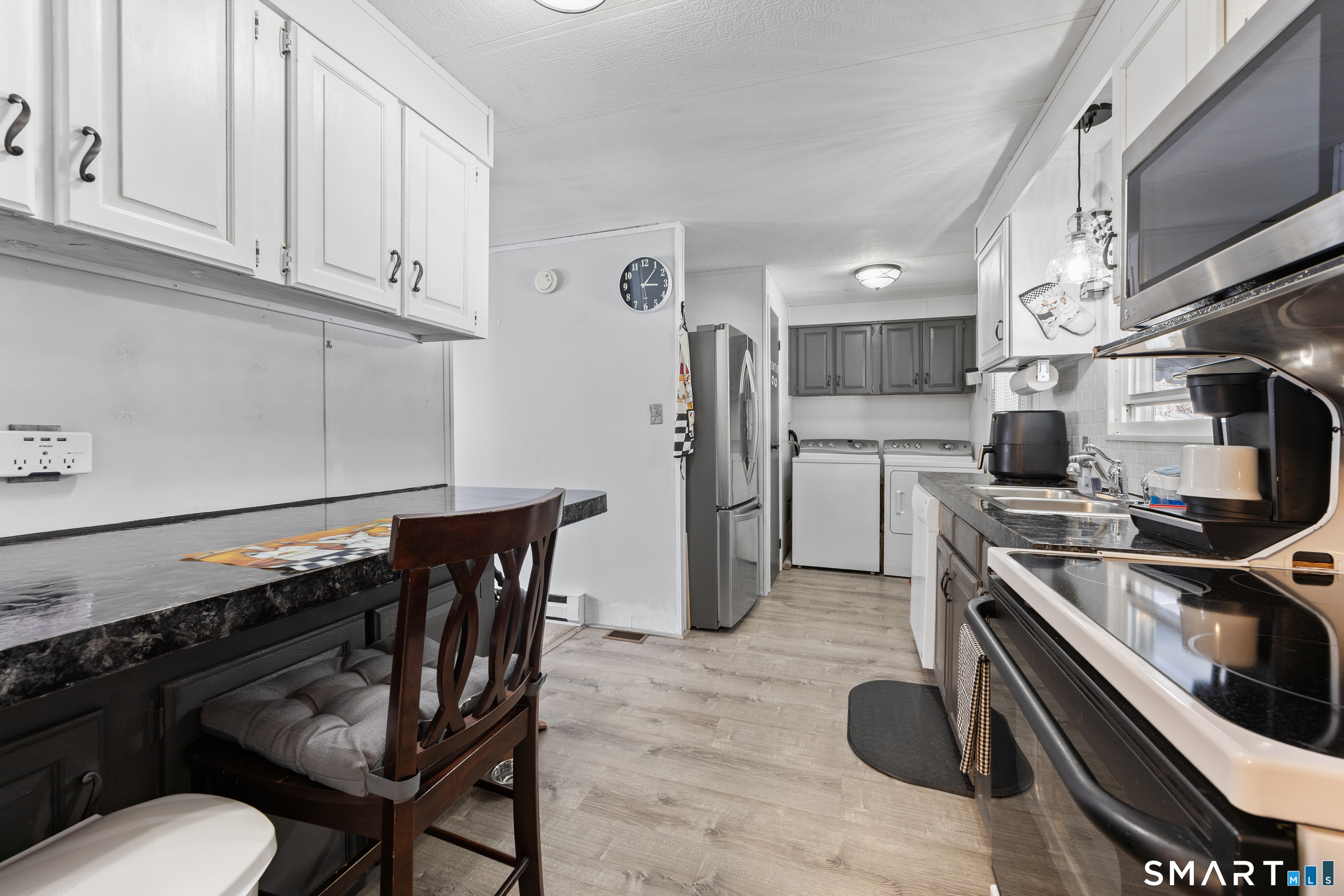 40 Matthews Street Bristol, CT 06010 - Photo 5 of 22