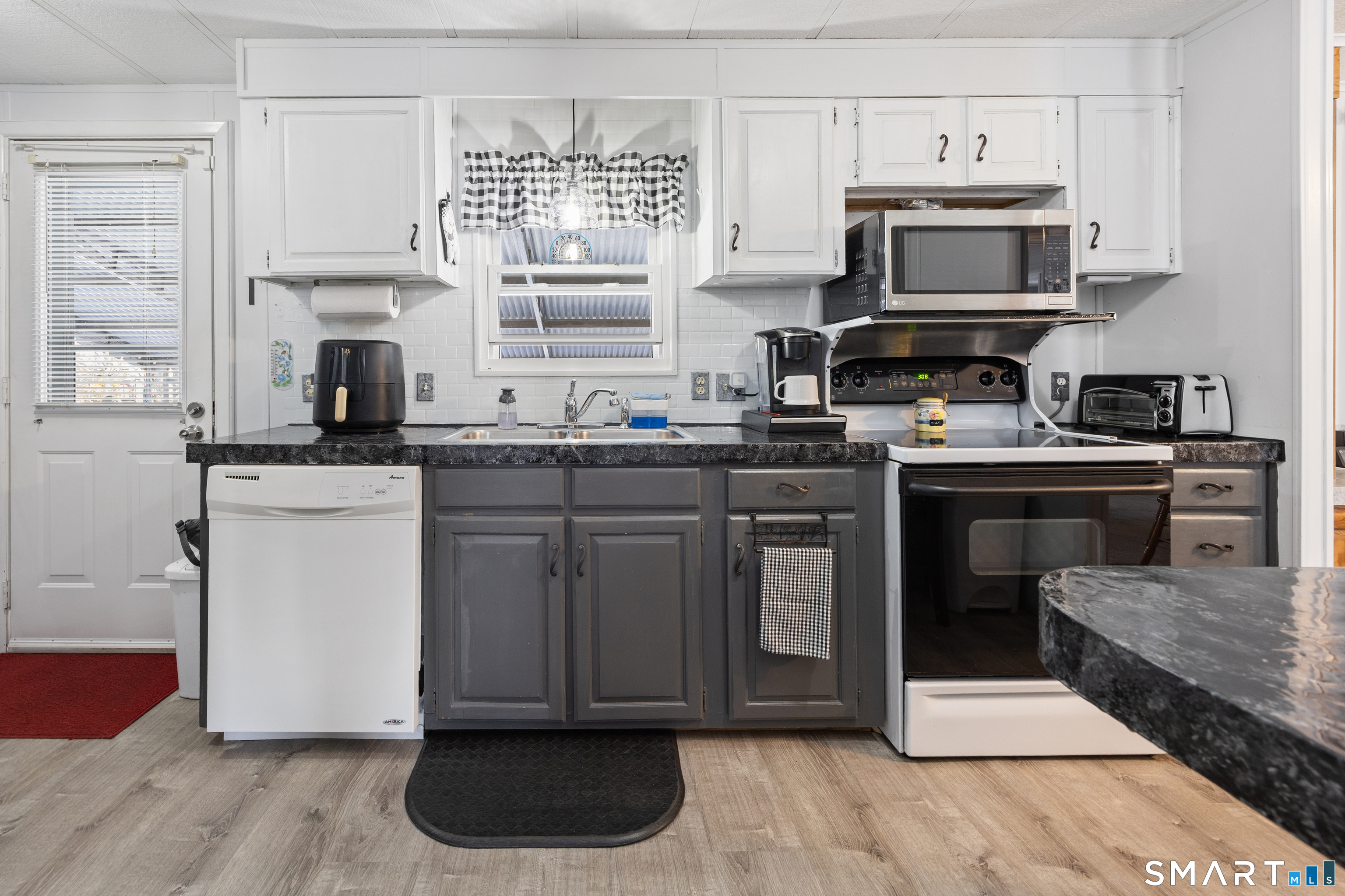 40 Matthews Street Bristol, CT 06010 - Photo 6 of 22