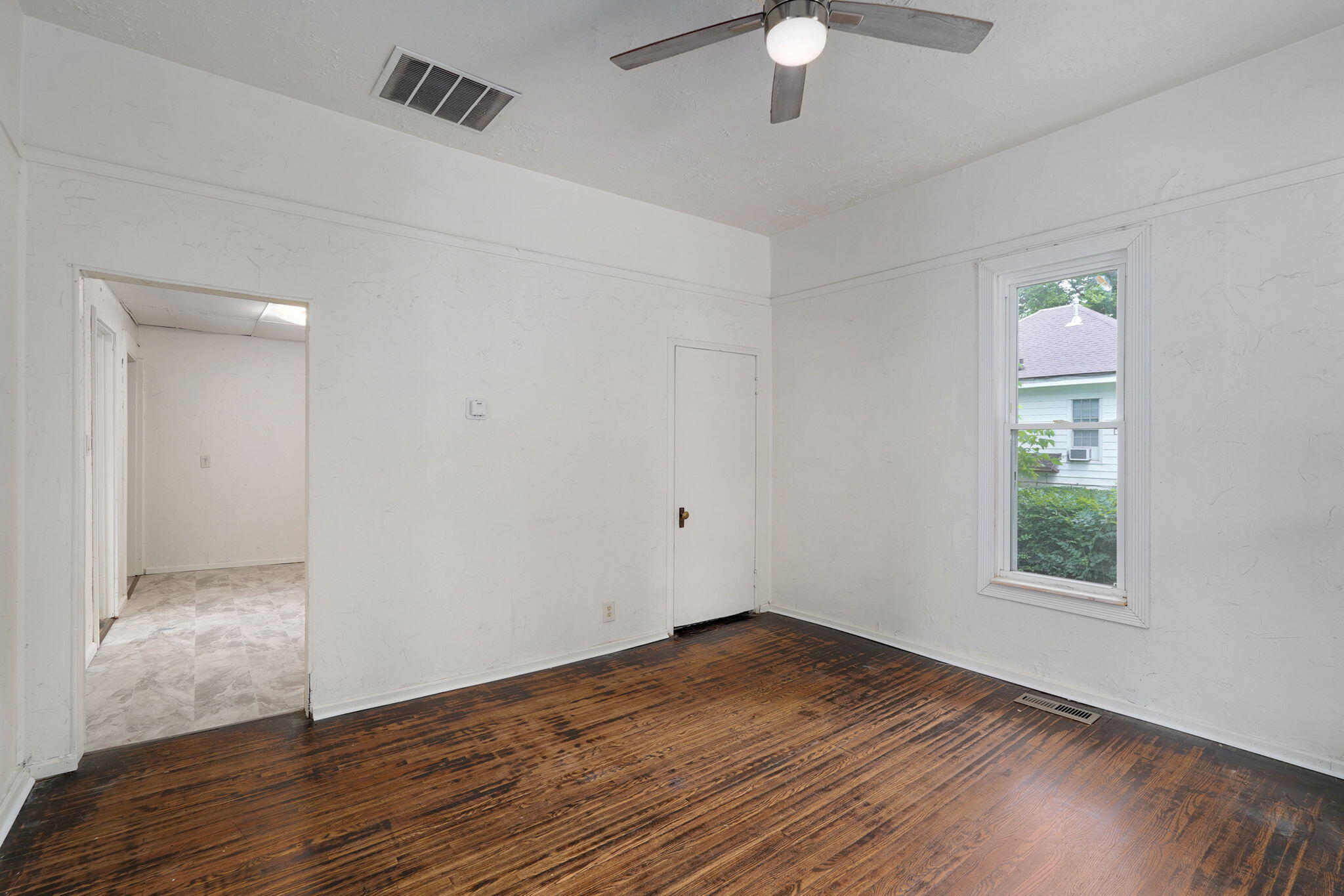 521 West Harrison Street Springfield, MO 65806 - Photo 5 of 22 521 W Harrison St-5