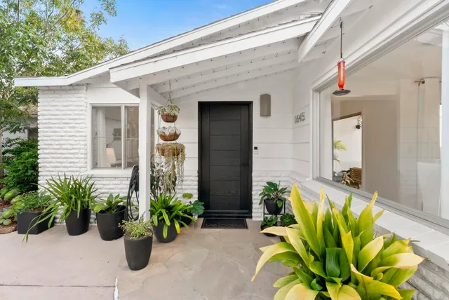 $2,180,000 | 1645 Noma Lane, Encinitas, CA 92024