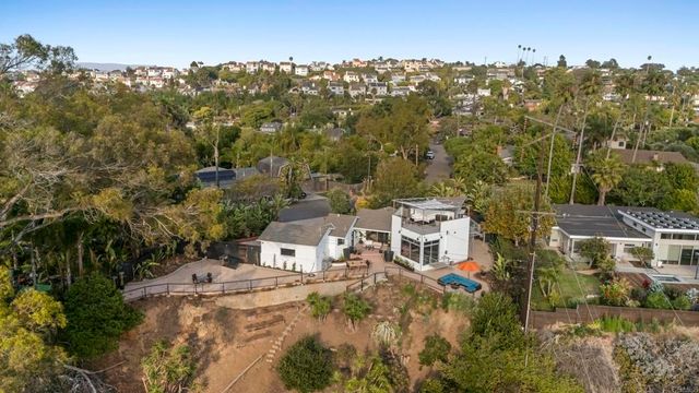 $2,180,000 | 1645 Noma Lane, Encinitas, CA 92024