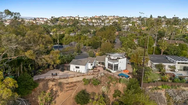 $2,180,000 | 1645 Noma Lane, Encinitas, CA 92024