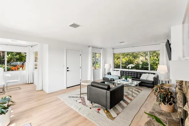 $2,180,000 | 1645 Noma Lane, Encinitas, CA 92024