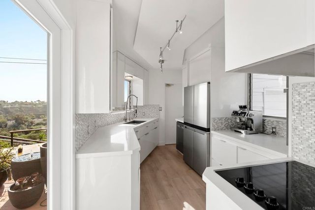 $2,180,000 | 1645 Noma Lane, Encinitas, CA 92024