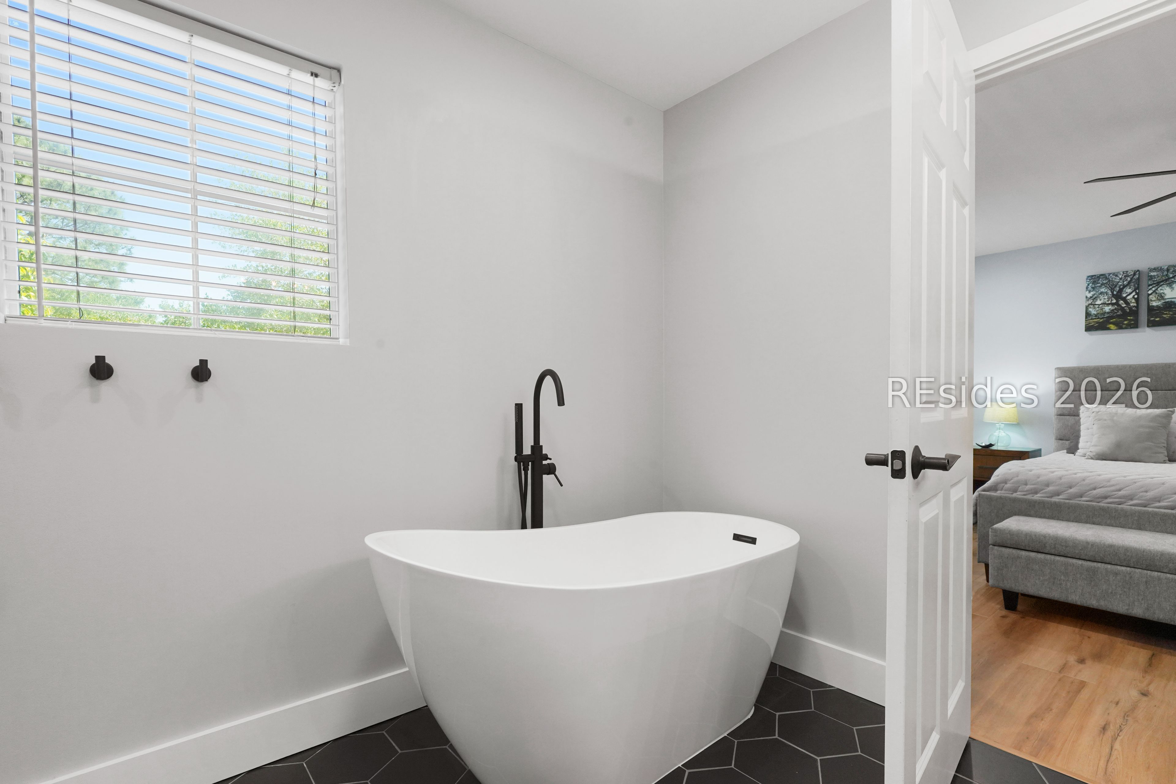 47 5th Avenue Bluffton, SC 29910 - Photo 32 of 44 Freestanding soaking tub in primary bath