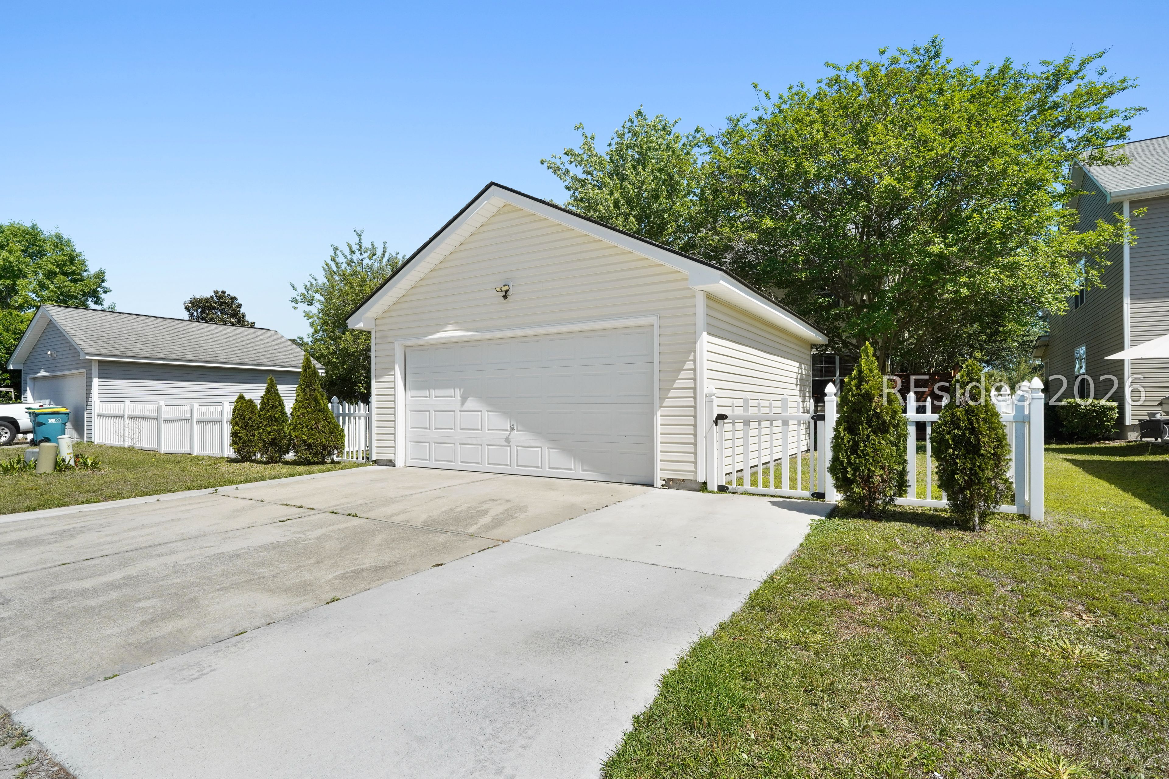 47 5th Avenue Bluffton, SC 29910 - Photo 37 of 44 2-car garage with EV charging capability