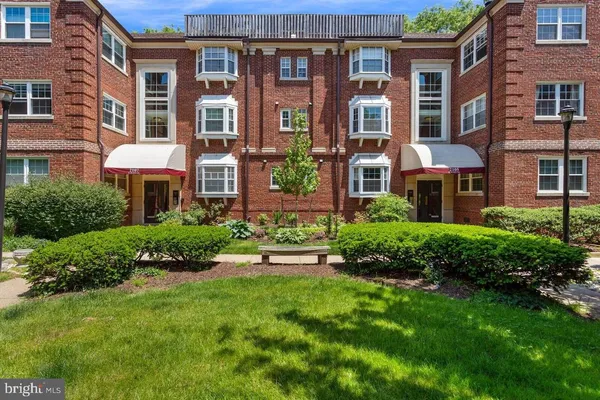 $1,800 | 2107 North Scott Street, Unit 65, Arlington, VA 22209