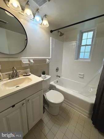 $1,800 | 2107 North Scott Street, Unit 65, Arlington, VA 22209