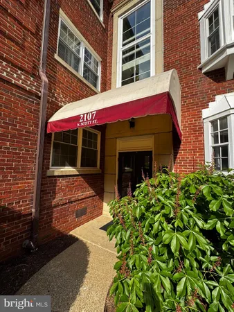 $1,800 | 2107 North Scott Street, Unit 65, Arlington, VA 22209