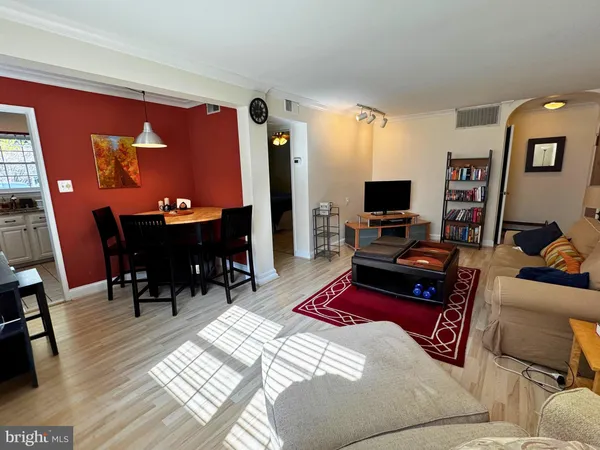 $1,800 | 2107 North Scott Street, Unit 65, Arlington, VA 22209