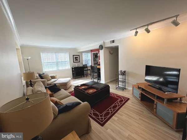 $1,800 | 2107 North Scott Street, Unit 65, Arlington, VA 22209