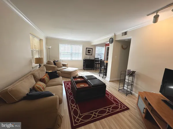 $1,800 | 2107 North Scott Street, Unit 65, Arlington, VA 22209