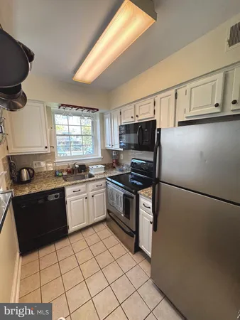$1,800 | 2107 North Scott Street, Unit 65, Arlington, VA 22209