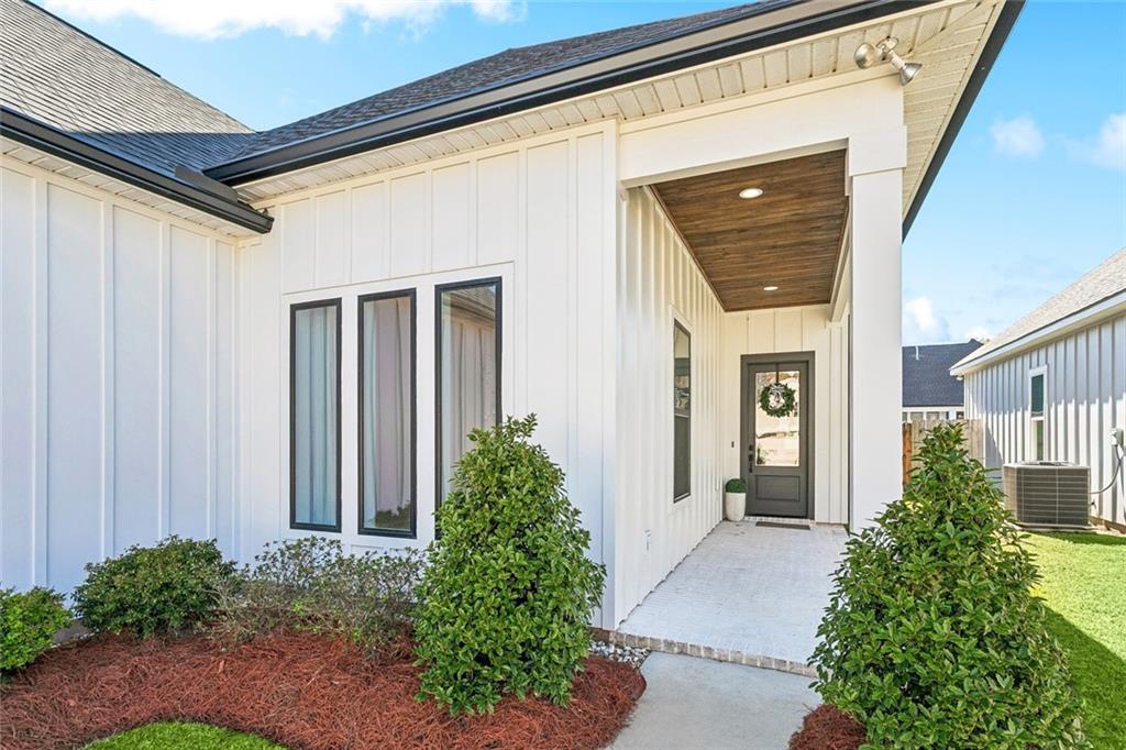 3026 Moss Point Lane Madisonville, LA 70447 - Photo 3 of 39