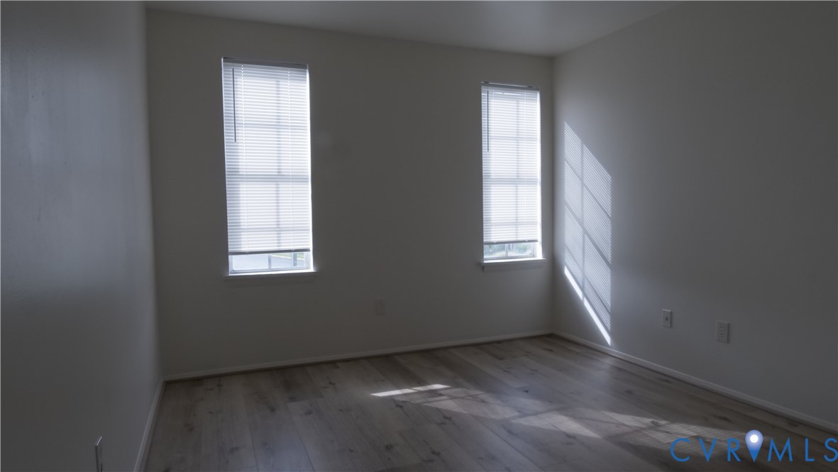 419 Roxana Road Henrico, VA 23075 - Photo 28 of 56 an empty room with a window