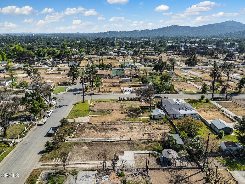 2669 Glen Avenue Altadena, CA 91001 - Photo 15 of 21 an aerial view of residential houses with outdoor space