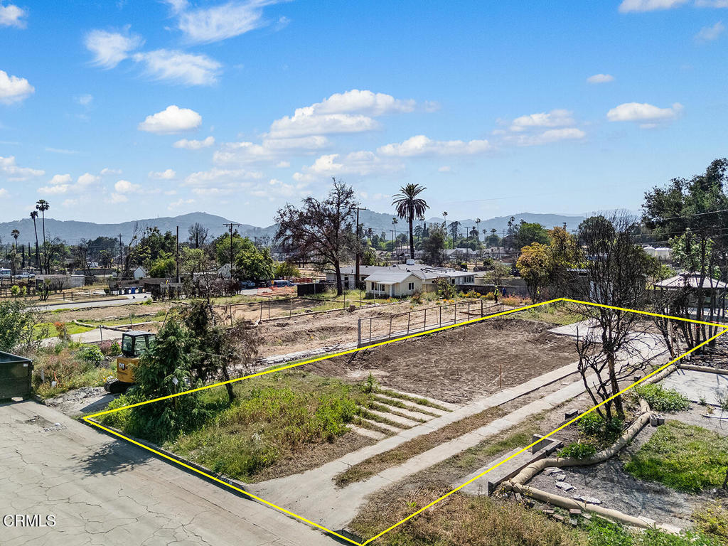 2669 Glen Avenue Altadena, CA 91001 - Photo 18 of 21 a view of a swimming pool with a terrace