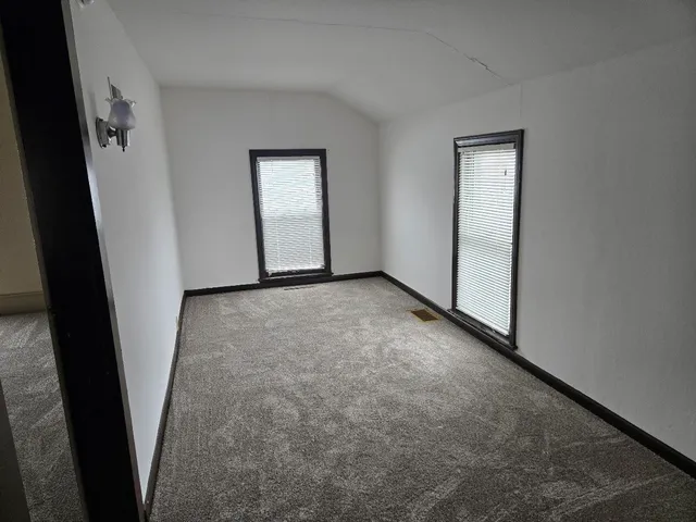 $1,400 | 135 West Michigan Avenue, Unit 2, Saline, MI 48176