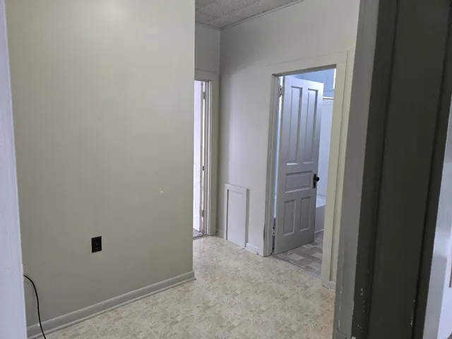 $1,400 | 135 West Michigan Avenue, Unit 2, Saline, MI 48176