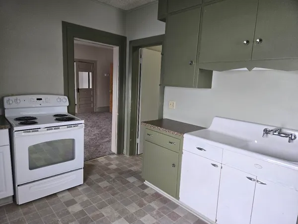 $1,400 | 135 West Michigan Avenue, Unit 2, Saline, MI 48176