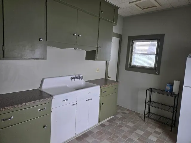 $1,400 | 135 West Michigan Avenue, Unit 2, Saline, MI 48176