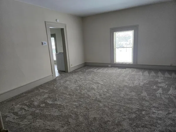 $1,400 | 135 West Michigan Avenue, Unit 2, Saline, MI 48176