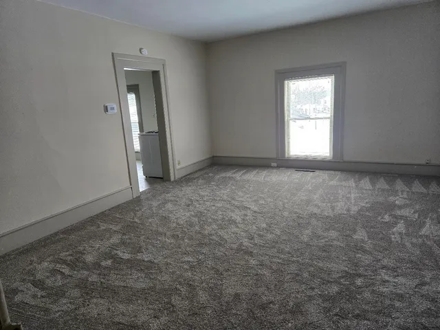 $1,400 | 135 West Michigan Avenue, Unit 2, Saline, MI 48176