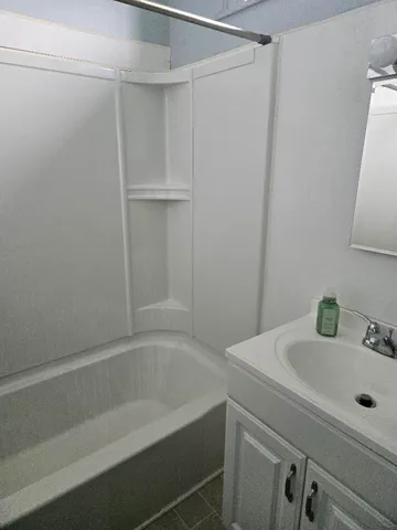 $1,400 | 135 West Michigan Avenue, Unit 2, Saline, MI 48176