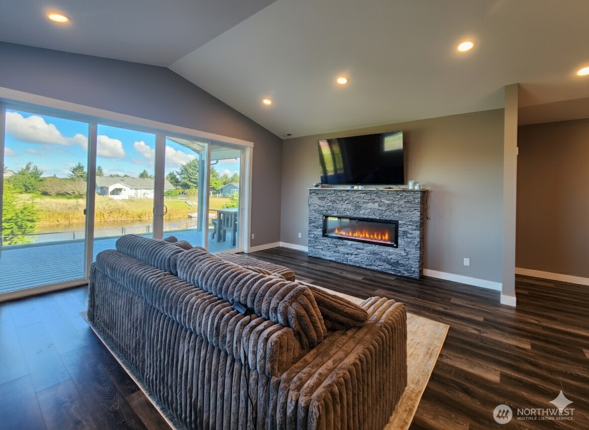 332 Cockle Street Southwest Ocean Shores, WA 98569 - Photo 12 of 35