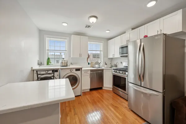 $2,400 | 240.5 South Street, Unit 3, Jersey City, NJ 07307