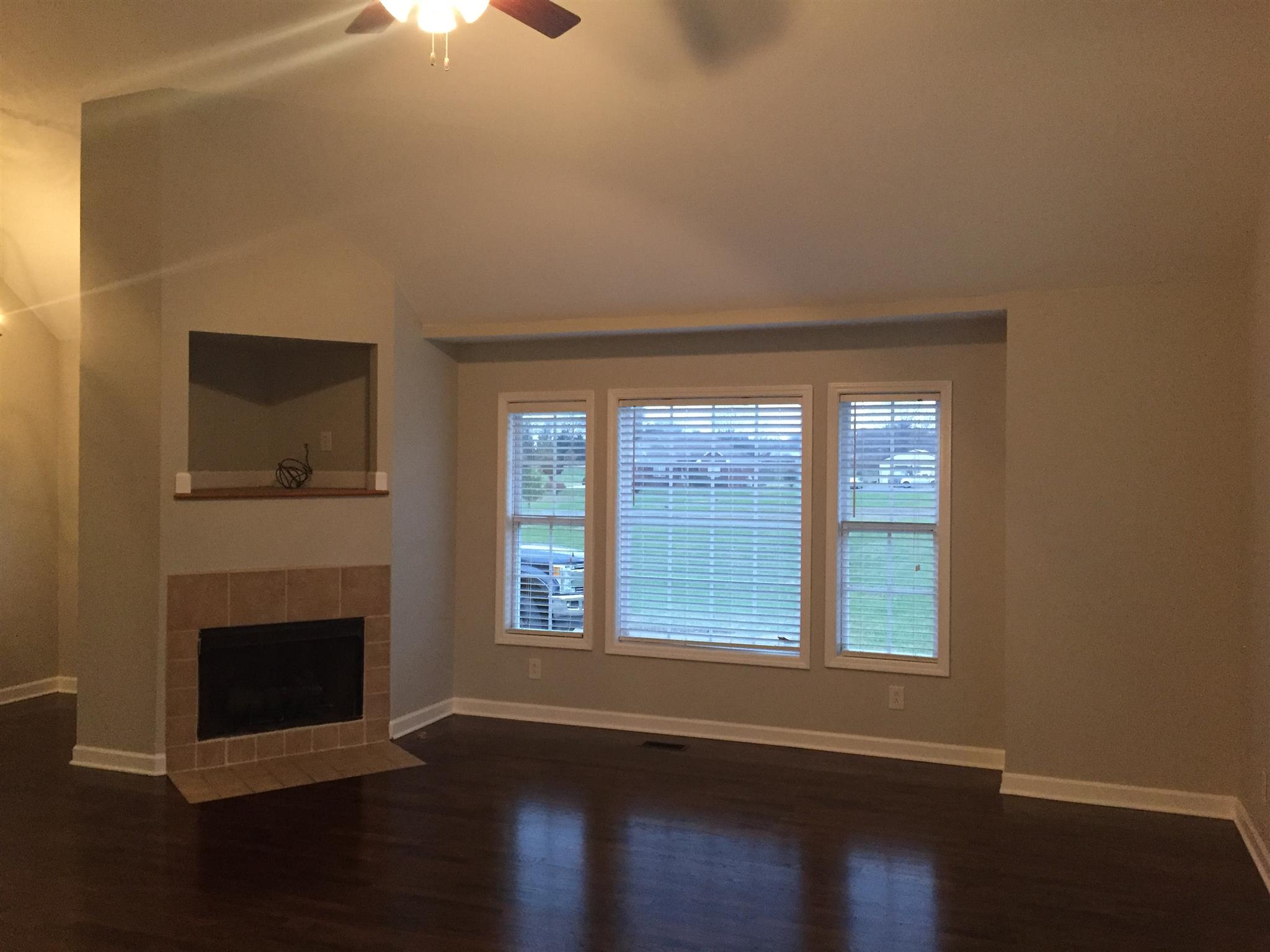 5271 East Robertson Road Cross Plains, TN 37049 - Photo 3 of 16 Living