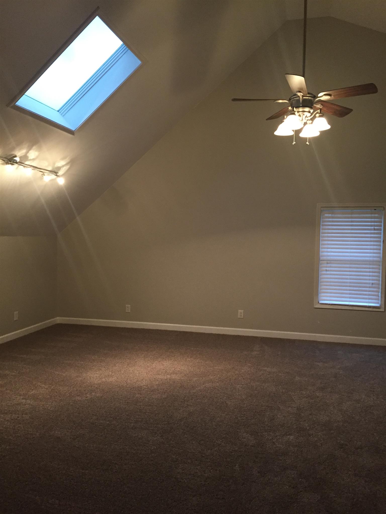 5271 East Robertson Road Cross Plains, TN 37049 - Photo 9 of 16 Upstairs Master