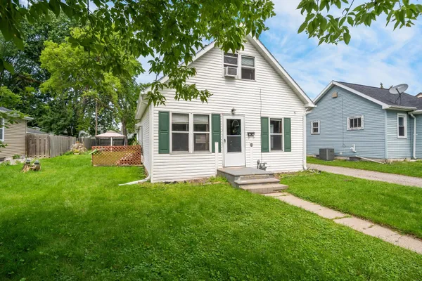 $230,000 | 1016 Wirtz Avenue, Green Bay, WI 54304
