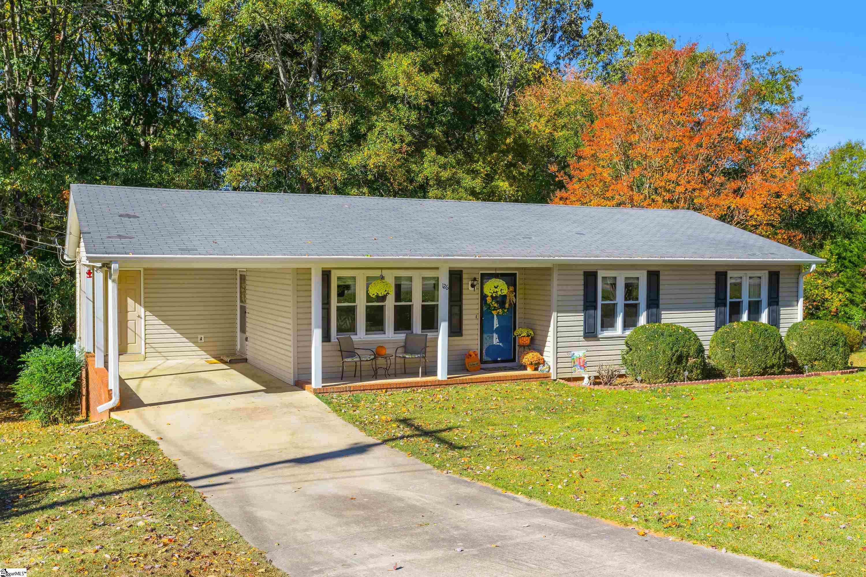 126 Rockmont Road Easley, SC 29640 - Photo 2 of 31