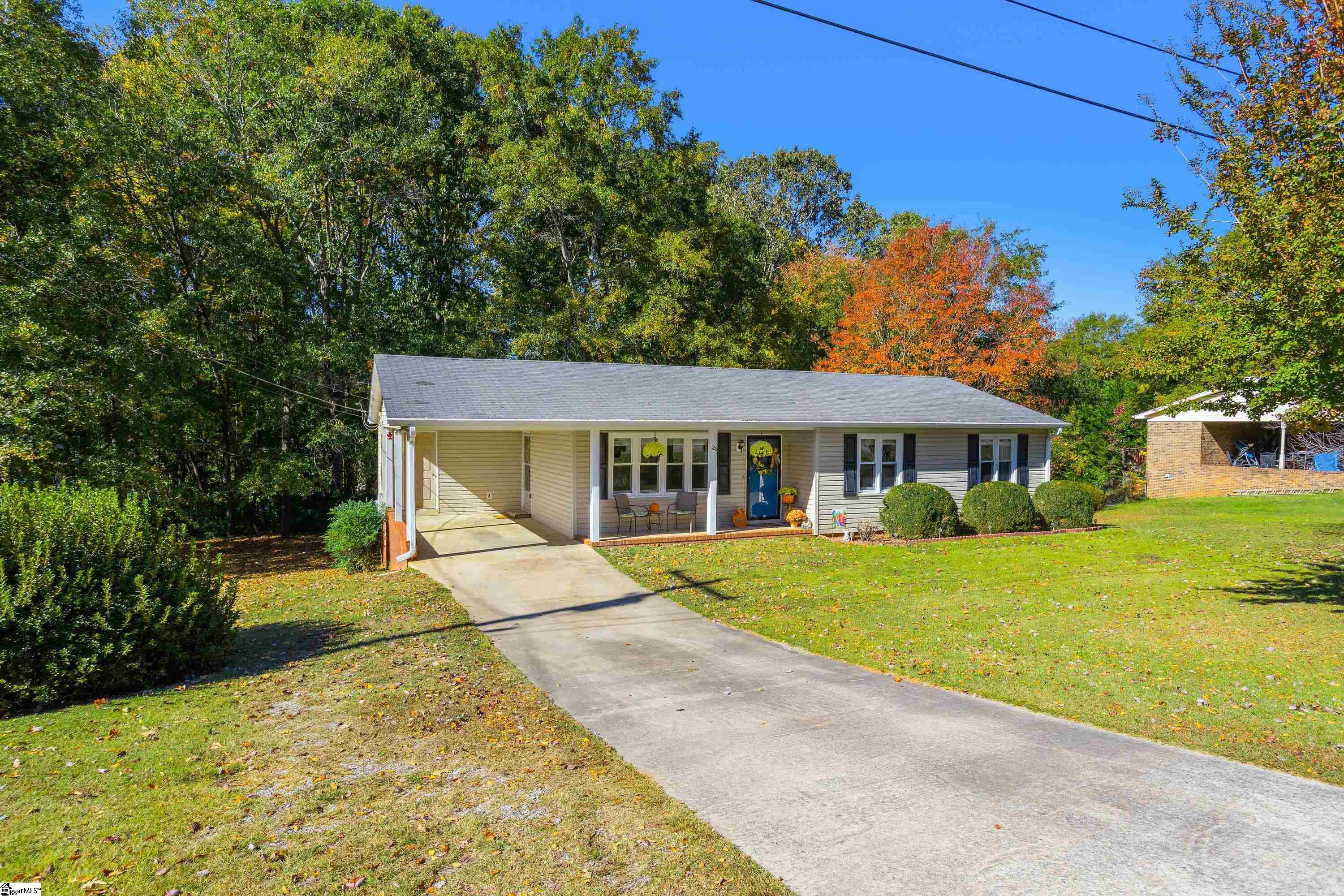 126 Rockmont Road Easley, SC 29640 - Photo 3 of 31