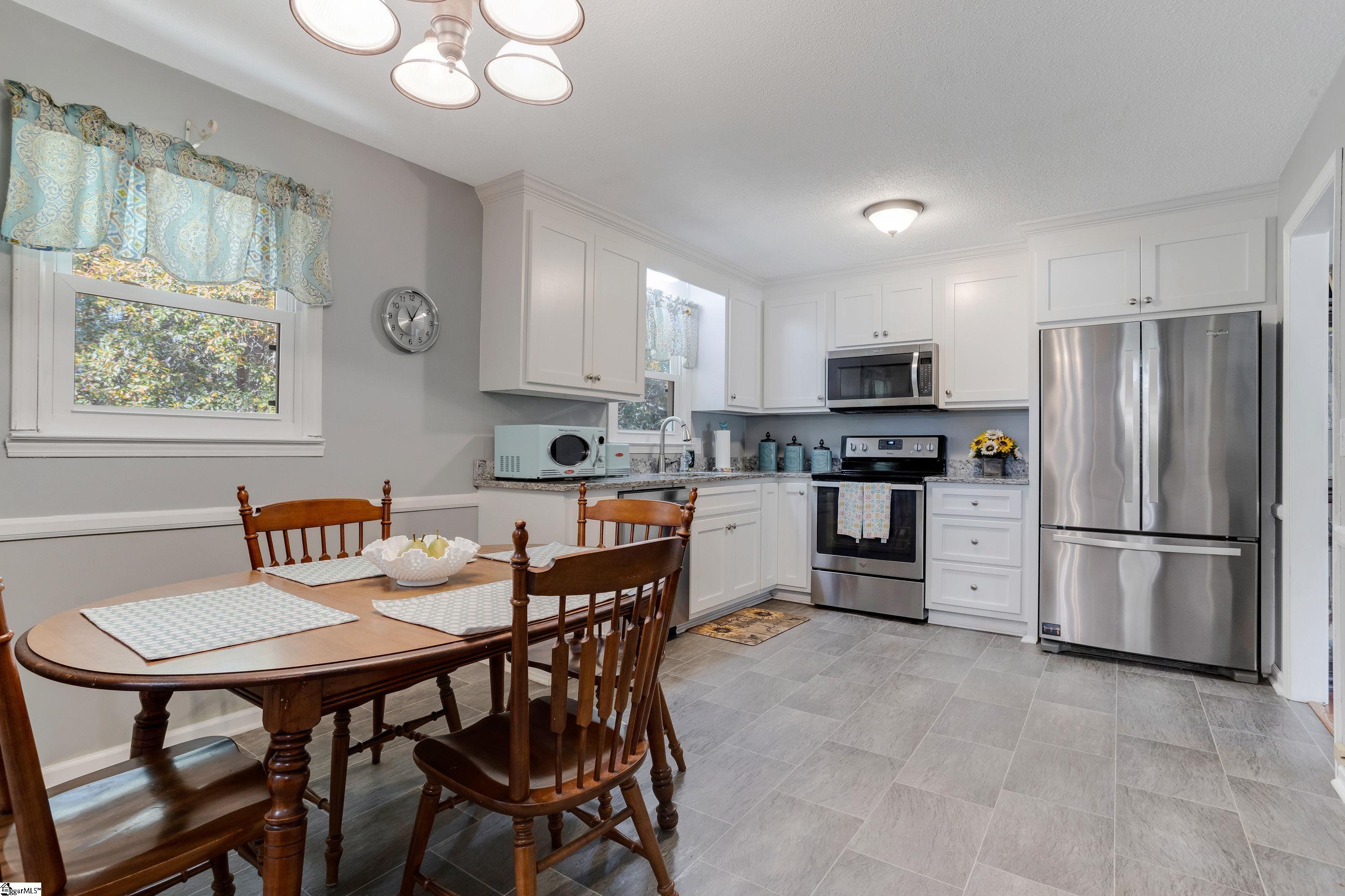 126 Rockmont Road Easley, SC 29640 - Photo 10 of 31