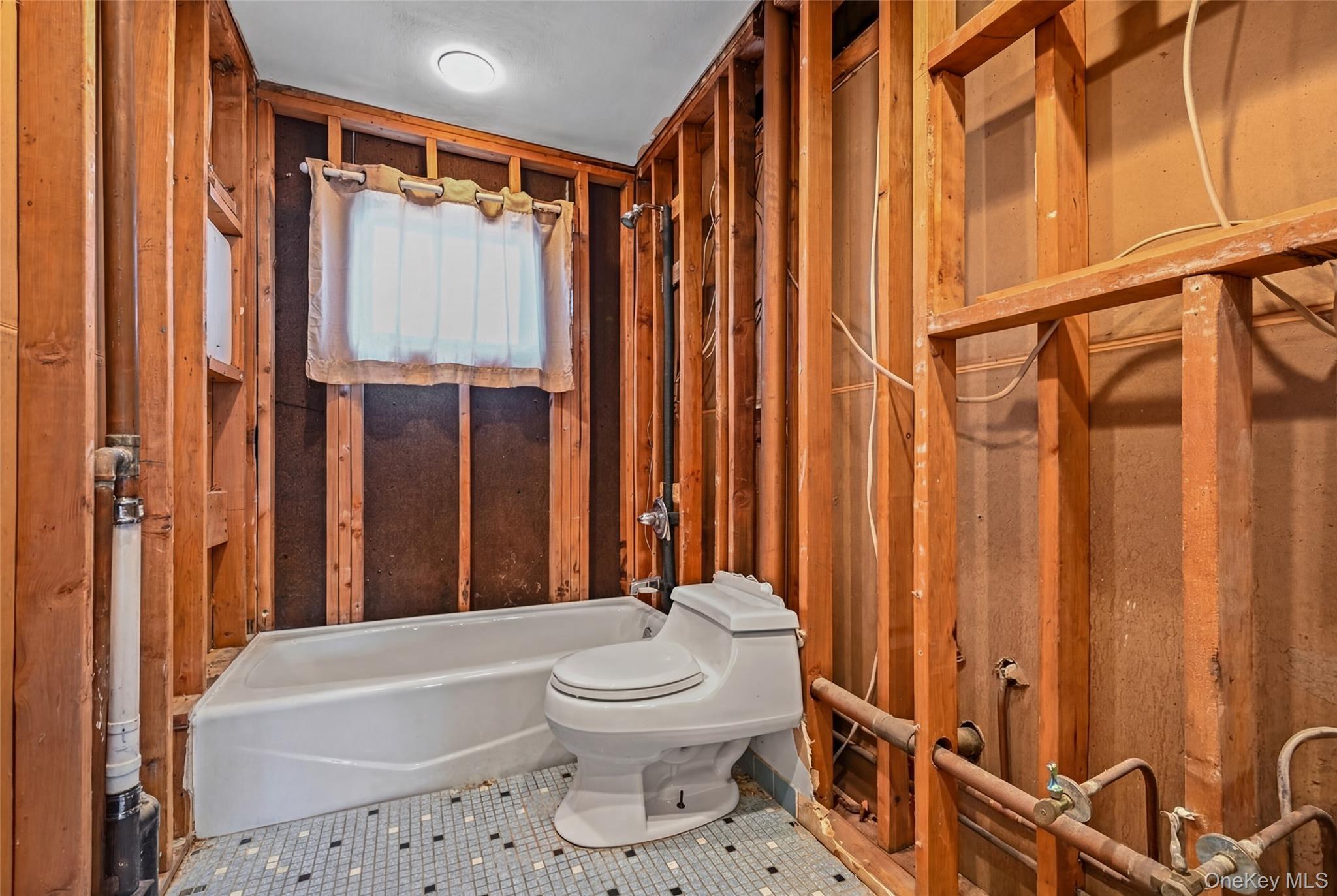 3727 Oceanside Road East Oceanside, NY 11572 - Photo 14 of 34