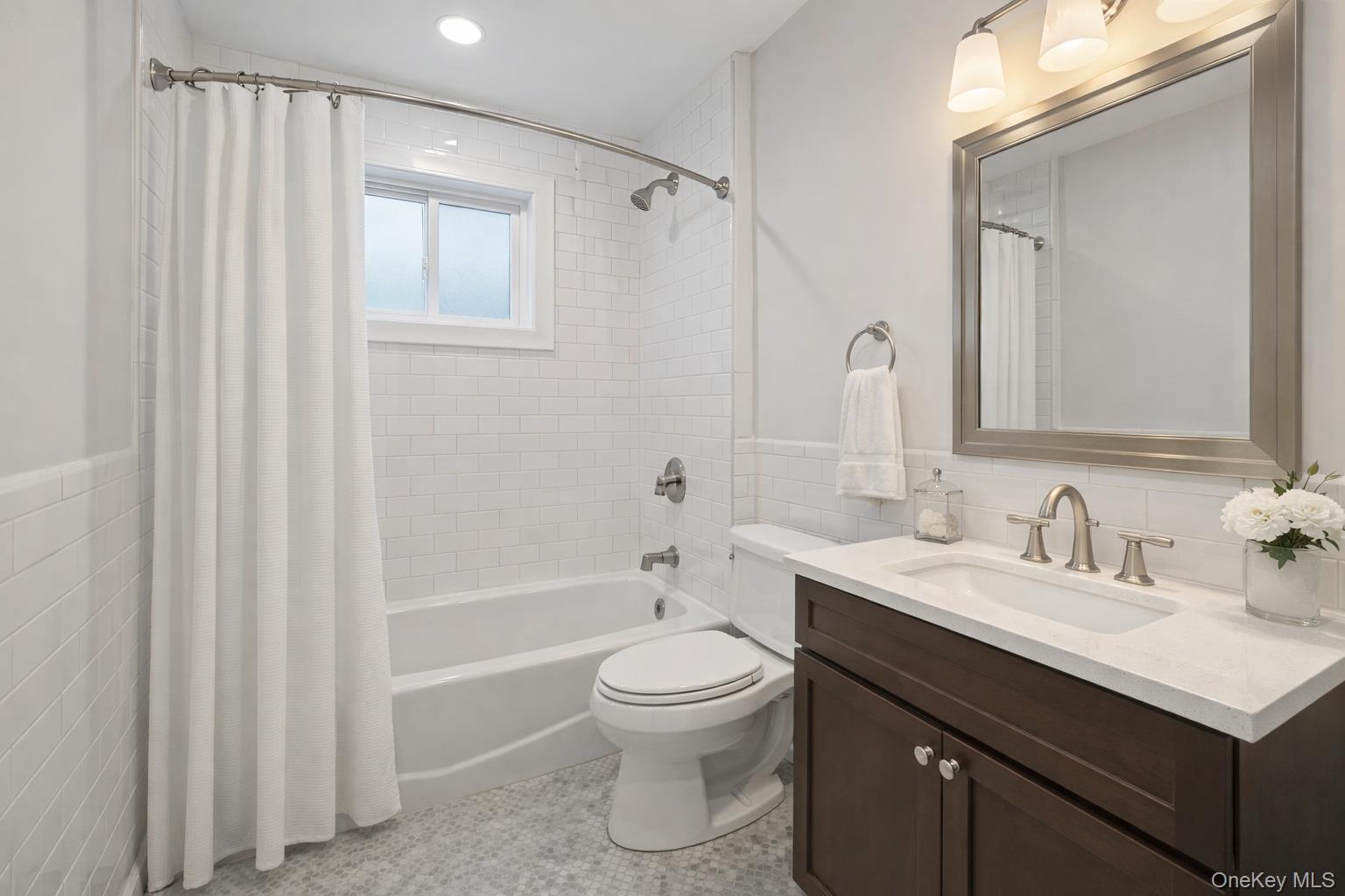 3727 Oceanside Road East Oceanside, NY 11572 - Photo 15 of 34