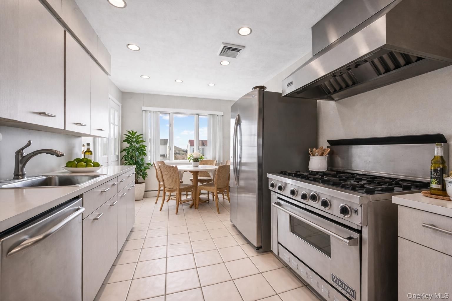 3727 Oceanside Road East Oceanside, NY 11572 - Photo 6 of 34