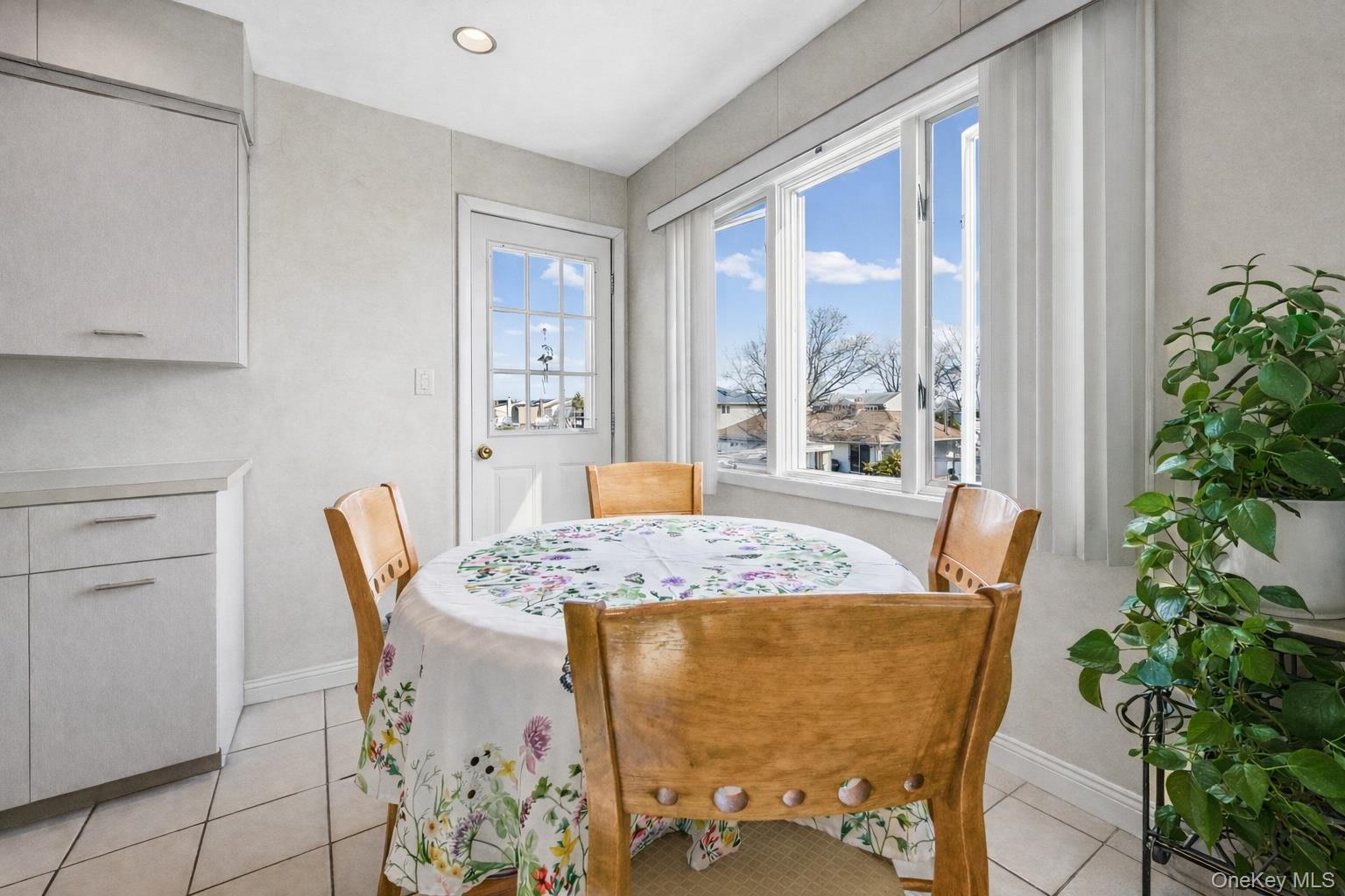 3727 Oceanside Road East Oceanside, NY 11572 - Photo 8 of 34