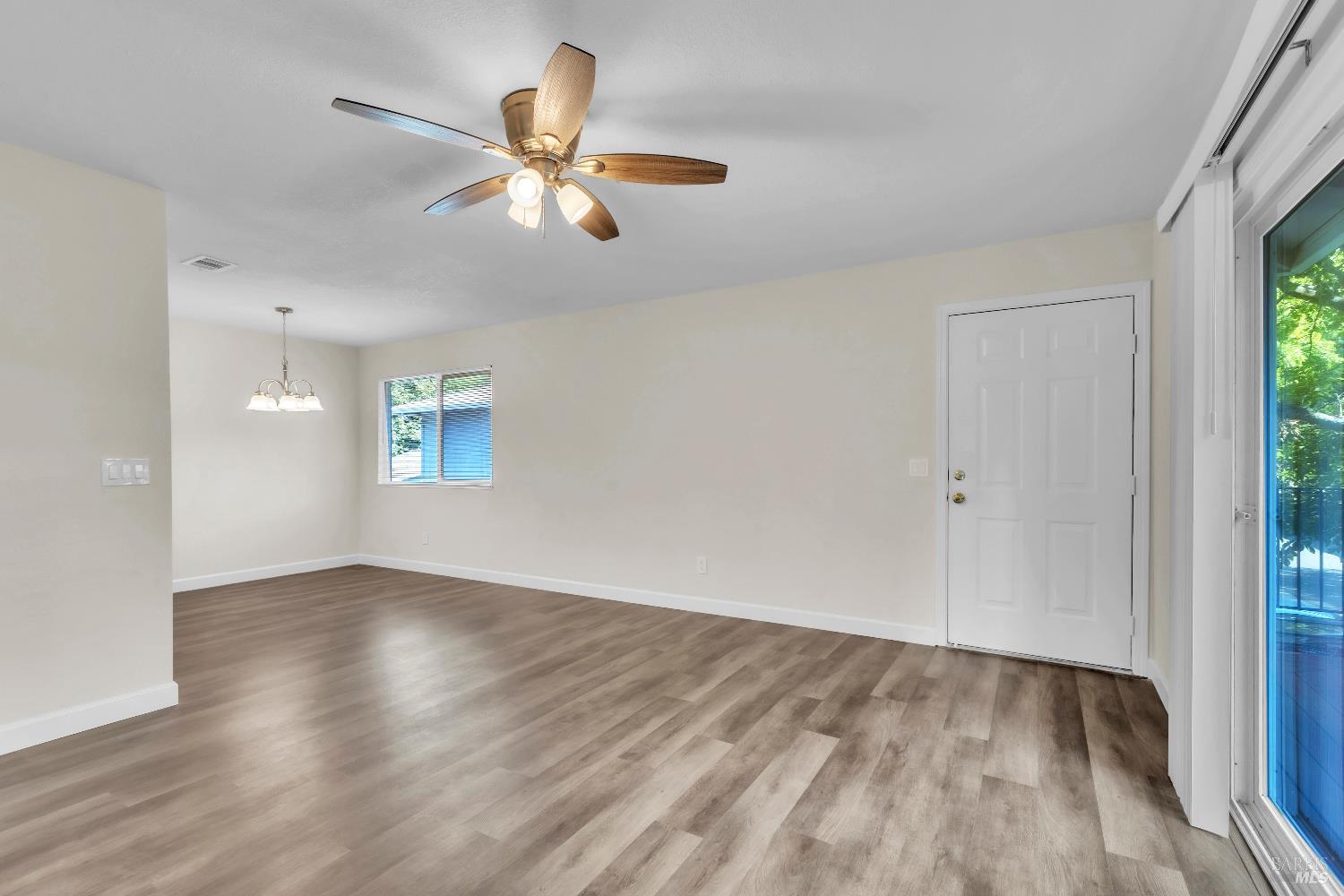 128 Del Rio Court, Unit 4 Vacaville, CA 95687 - Photo 4 of 23