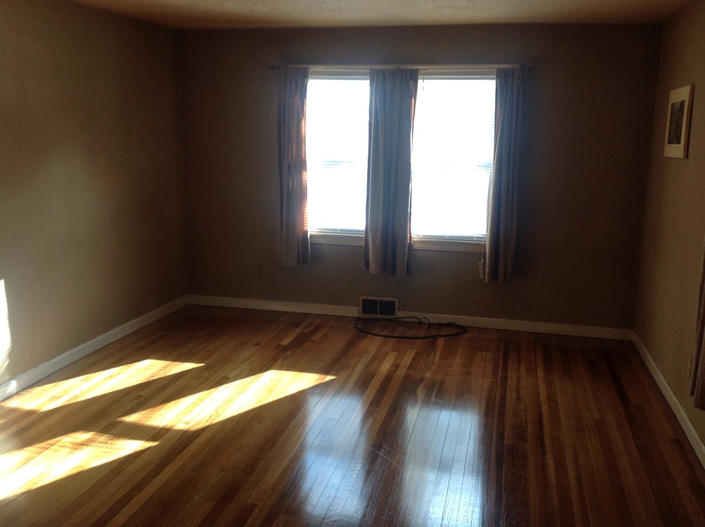 326 Tremont Street Springfield, MA 01104 - Photo 5 of 6 Gallery Image 5