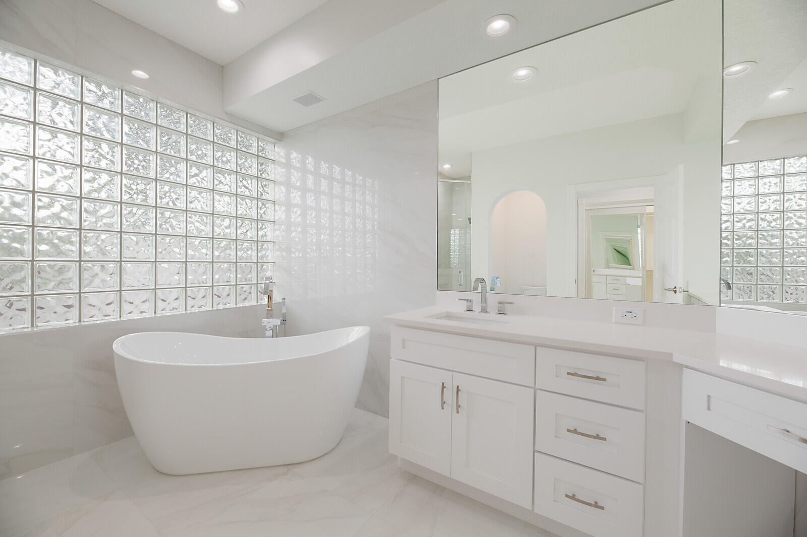 3320 Northwest 53rd Circle Boca Raton, FL 33496 - Photo 25 of 55 25_3320_NW_53rd_Circle_24_mls