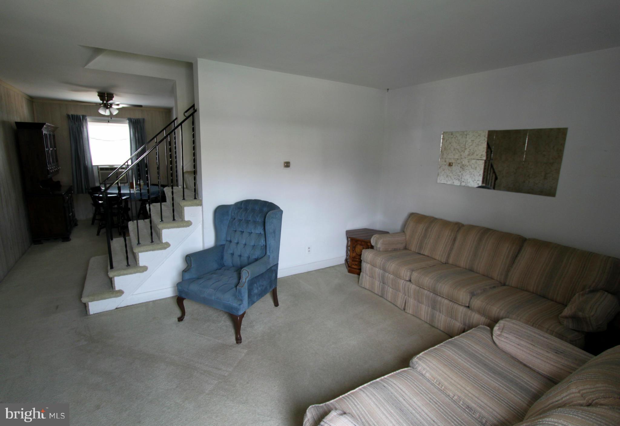 1025 Middlesex Road Baltimore, MD 21221 - Photo 11 of 27 Living Room