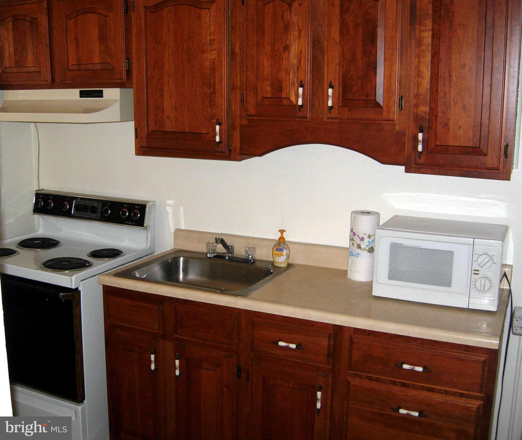1025 Middlesex Road Baltimore, MD 21221 - Photo 17 of 27 Kitchen