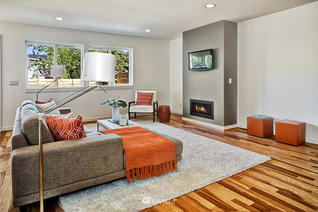709 North 73rd Street Seattle, WA 98103 - Photo 5 of 15 Gallery Image 5