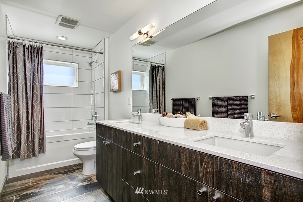 709 North 73rd Street Seattle, WA 98103 - Photo 8 of 15 Gallery Image 8